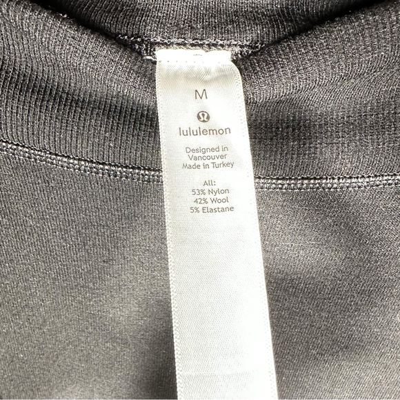 LULULEMON Keep The Heat Thermal Wool Blend Leggings 27" in Black - Picture 10 of 12